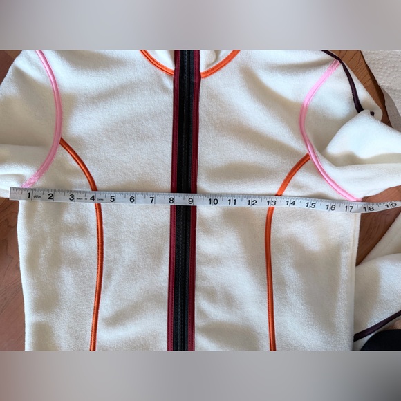 Roots Outdoors Zip-Up Fleece Size Small - Picture 3 of 5